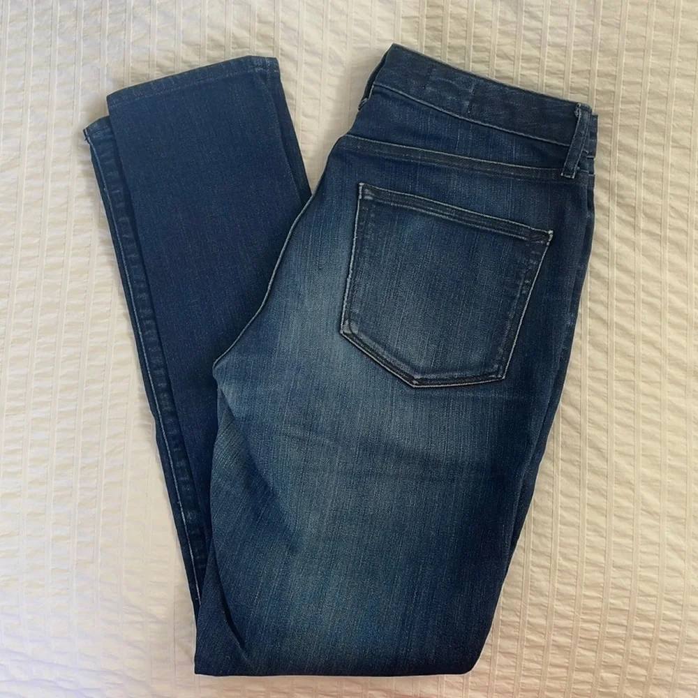Gap High Rise Skinny Dark Wash Jean - Picture 1 of 7